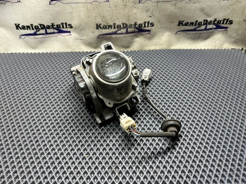 Линза фары передняя правая lexus RX 350 2007 GSU35 1MZFE 8990248020 Б/У