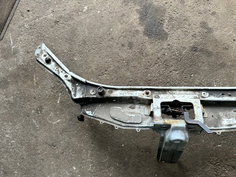Передняя панель (телевизор) передний Renault Logan 2 1.6 K7MA812 80 л.с.