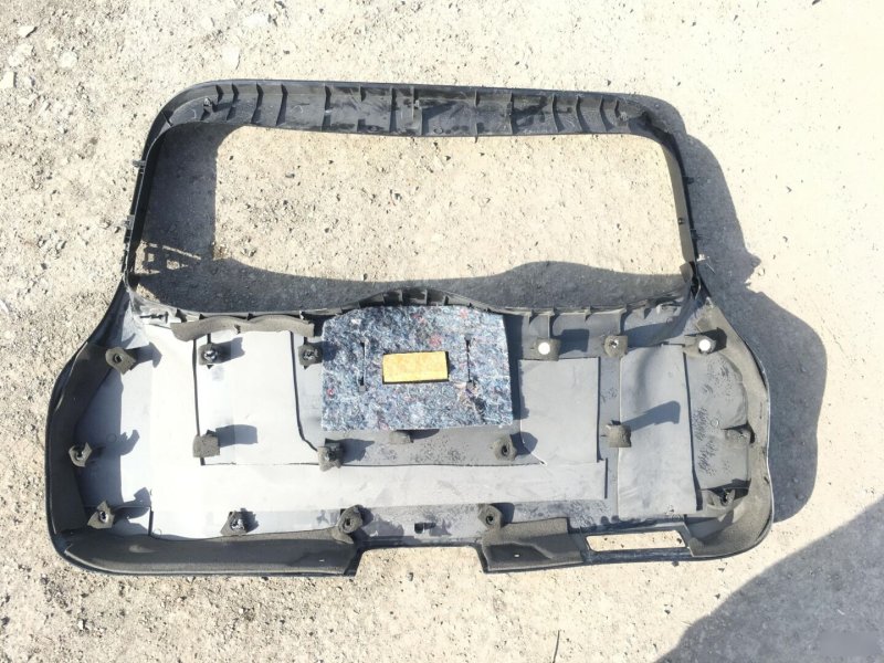 Обшивка двери багажника задняя QASHQAI J11E MR20DD