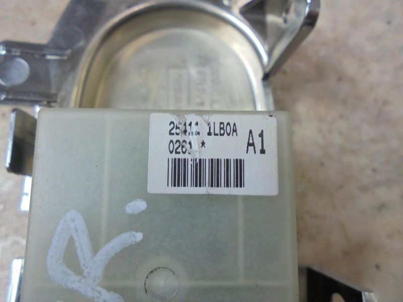 Кнопка стеклоподъемника передняя правая INFINITY Qx56 Z62 VK56VD