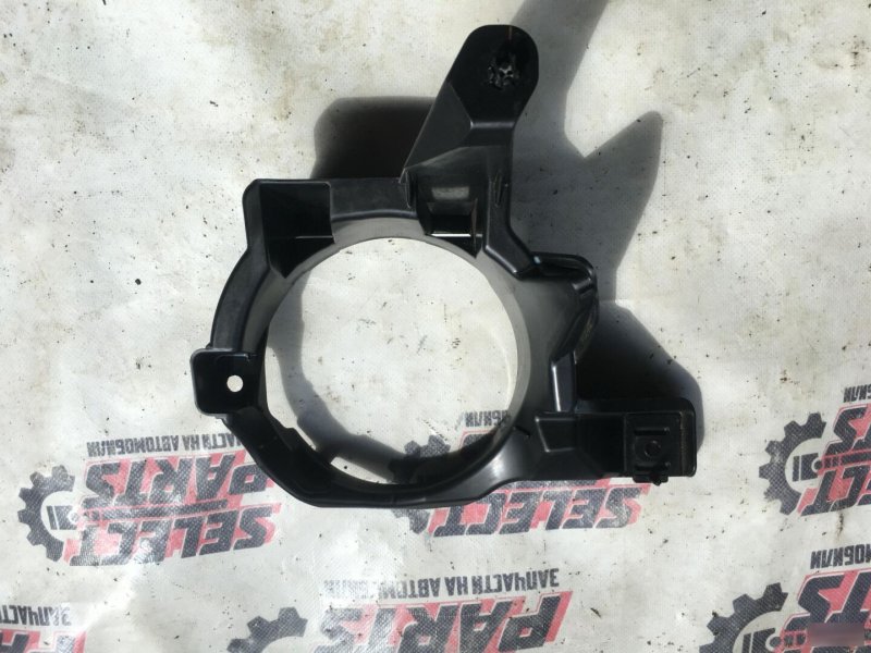 Ободок туманки передний правый Toyota RAV4 2015 ASA44 2AR-FE 5212742090 контрактная