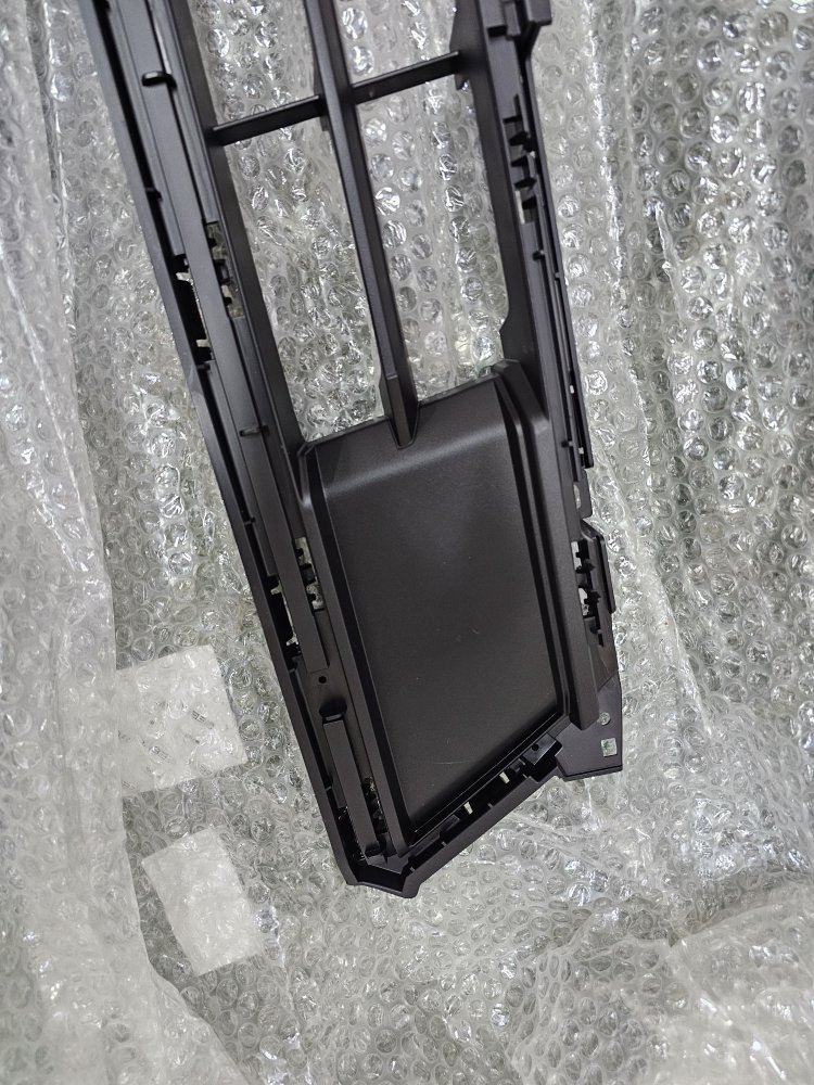 Решетка бамперная передняя Monjaro 2021 KX11