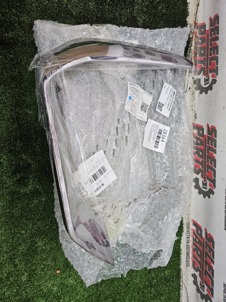 Молдинг бампера передний правый Geely Monjaro 2021 KX11 6010203500 новая