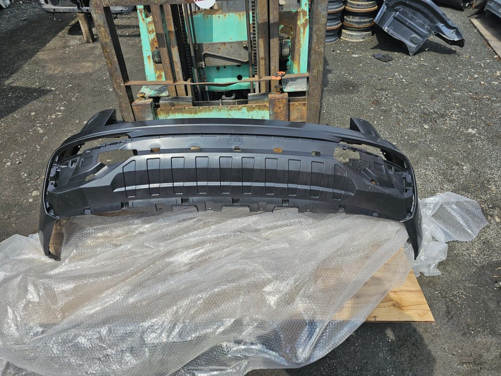 Бампер задний Geely Monjaro 2021 KX11 6044124500 новая