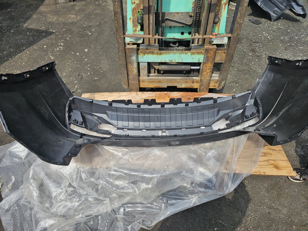 Бампер задний Monjaro 2021 KX11