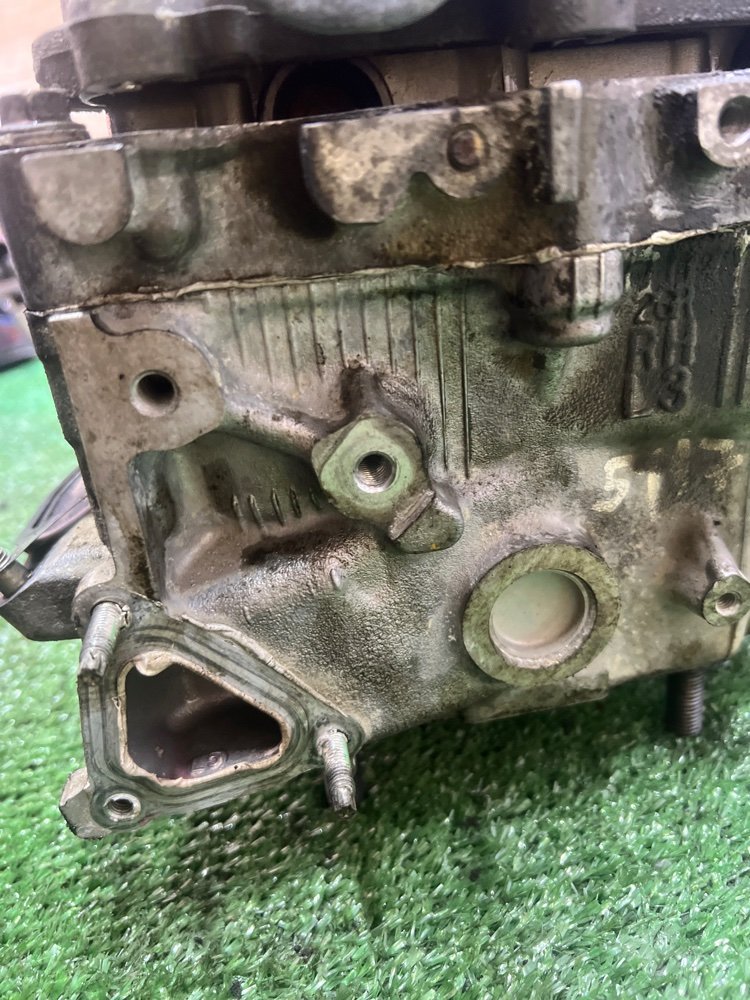 Головка блока цилиндров правая HIGHLANDER GSU45 2GR-FE