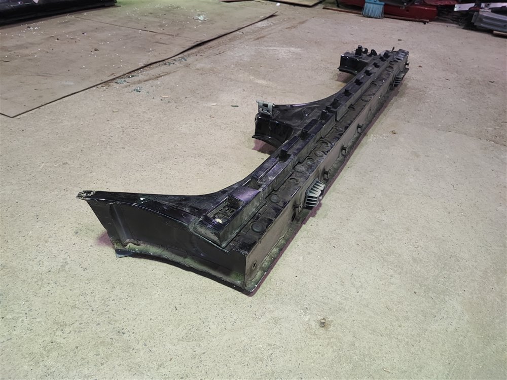 Четверть кузова правый X1 2011 VL-18 N46B20BD Четверть кузова правый X1 2011 VL-18 N46B20BD