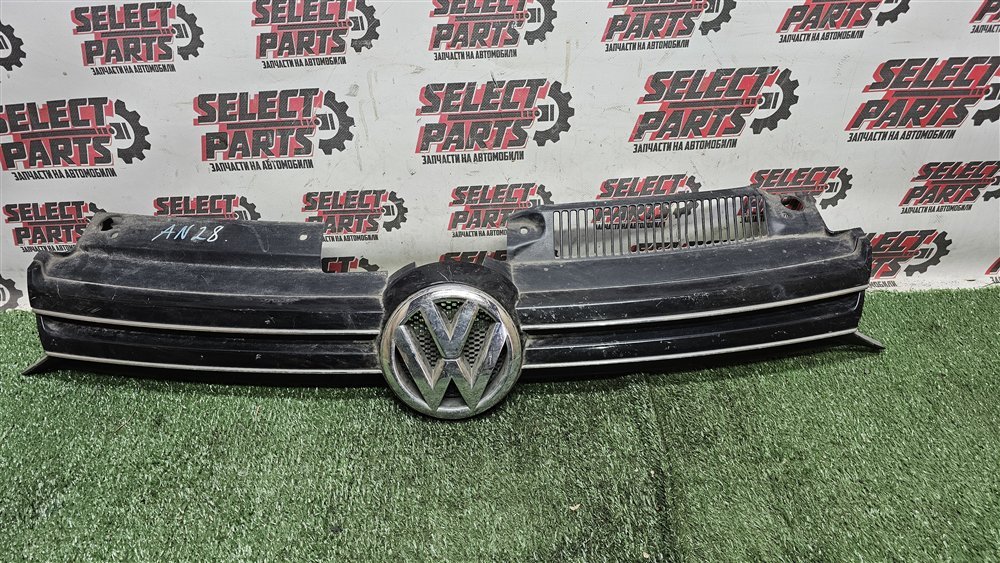 Решетка радиатора передняя VOLKSWAGEN GOLF 2012 1KCAX CAXA 5k0853651 контрактная