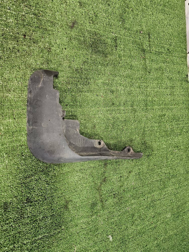 Брызговик передний правый TOYOTA Highlander 2011 GSU45 2GR-FE PT90848110 контрактная