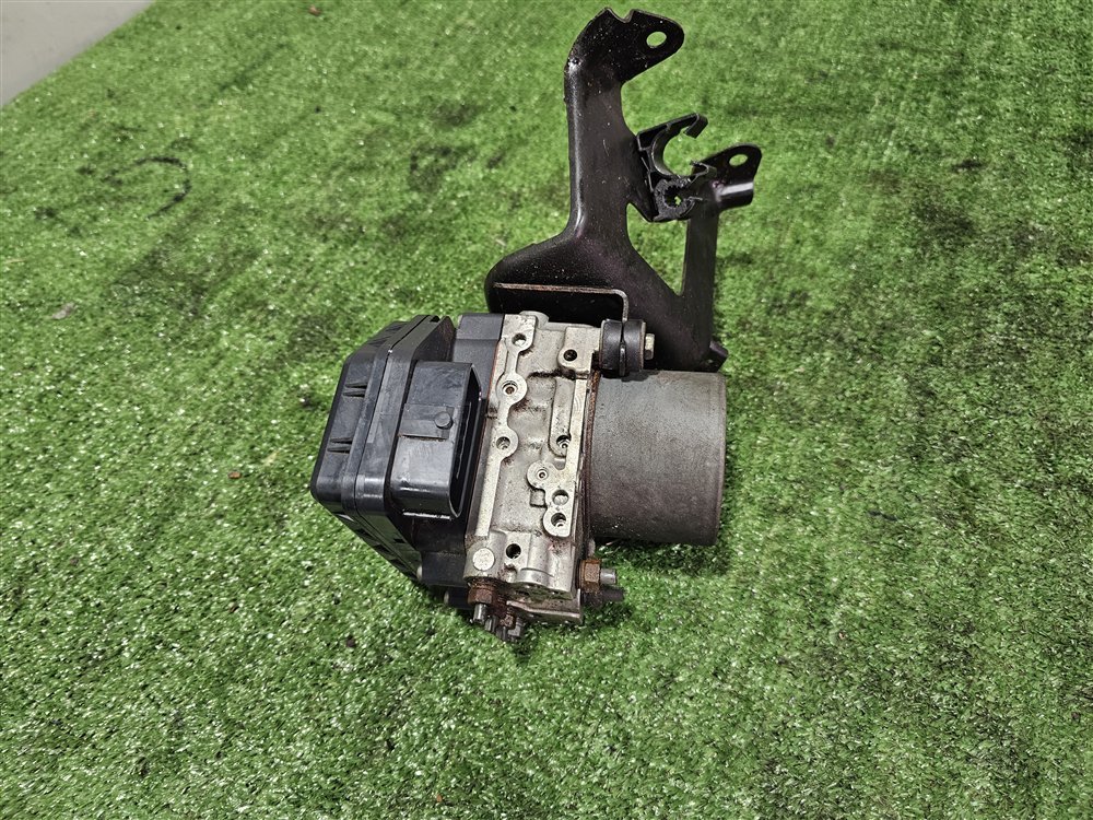 Блок ABS Highlander 2012 GSU45 2GR-FE