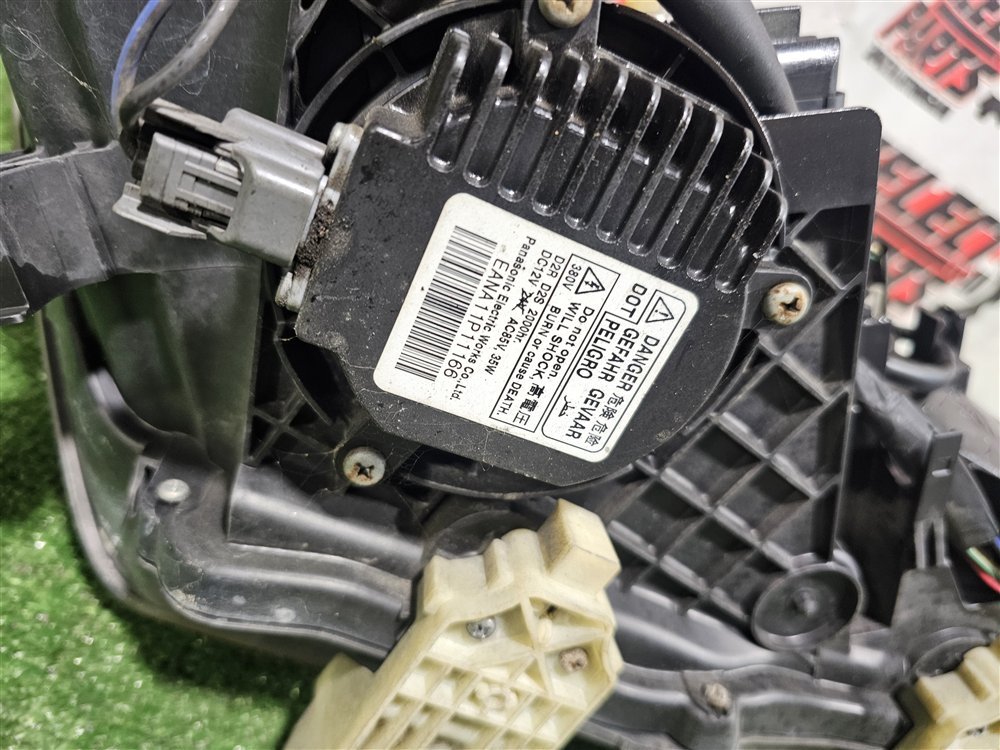Фара передняя левая Qx56 2011 Z62 VK56VD Фара передняя левая Qx56 2011 Z62 VK56VD