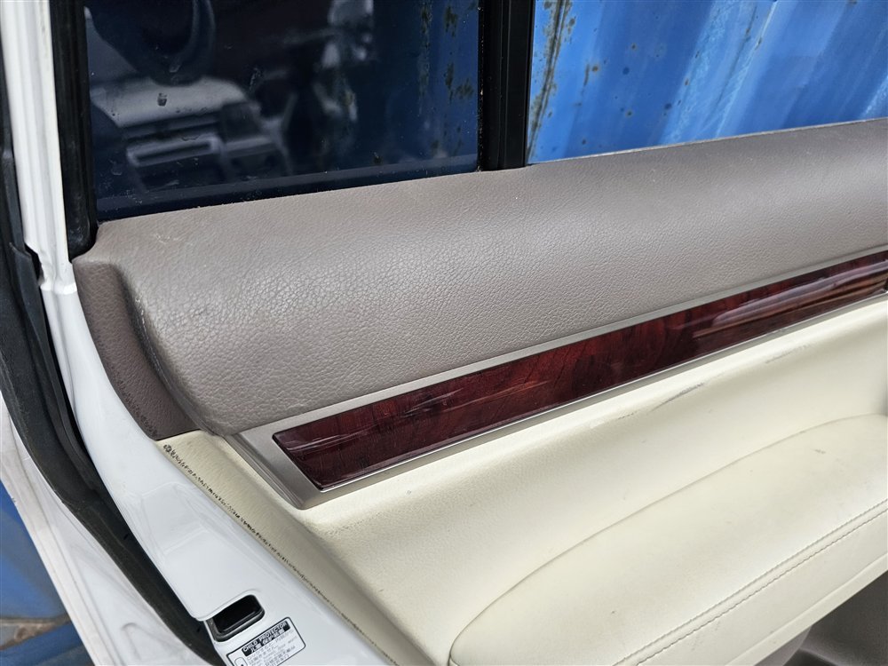 Обшивка двери задняя левая Lexus GX460 URJ150 1UR-FE