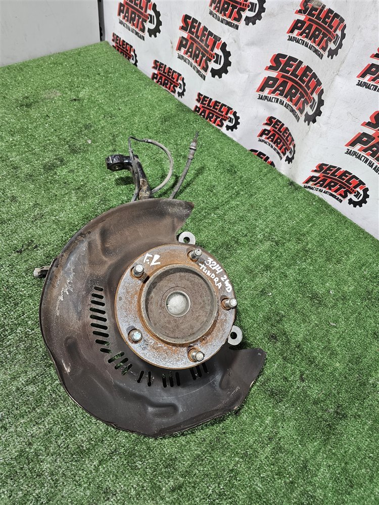 Ступица передняя левая Toyota TUNDRA 2007 USK51 3UR-FE 432120C012 контрактная