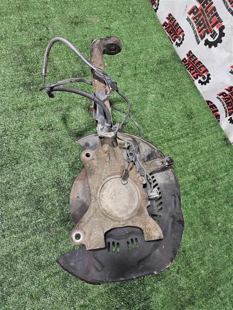 Ступица передняя левая TUNDRA 2007 USK51 3UR-FE