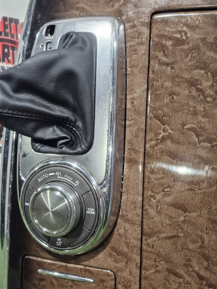 Консоль КПП Qx56 2010 Z62 VK56VD