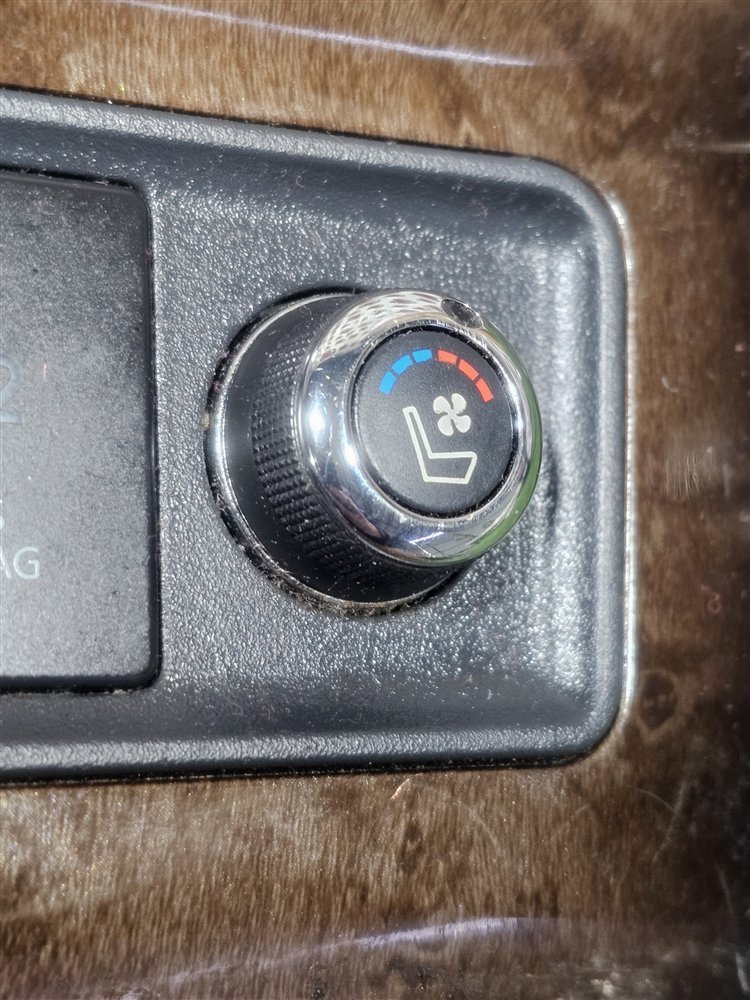 Кнопка подогрева сидений передняя правая Qx56 2010 Z62 VK56VD
