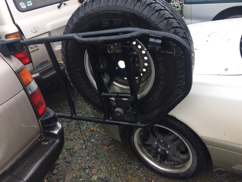 Запаска на фаркоп под квадрат на митсубиси делика p25w. Крепление запасного колеса на ипсум а в барнаул. Крепление запасного колеса уаз 452. Кронштейн для запасного колеса на митсубиси каризма. Кронштейн запасного колеса нива 2121 риф.