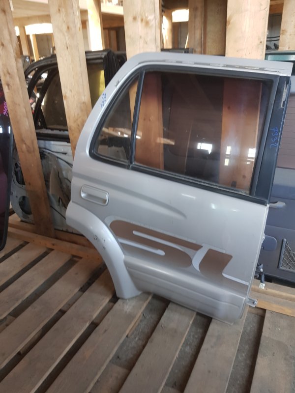 Дверь Toyota Hilux Surf 185 задняя правая