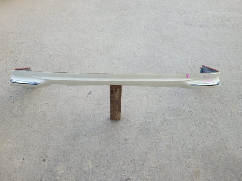 Накладка на бампер Toyota Land Cruiser URJ200 1UR задняя