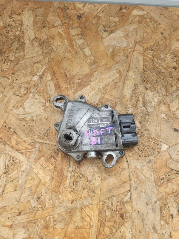 Селектор акпп Toyota Land Cruiser HDJ81 1HD-FT (б/у)