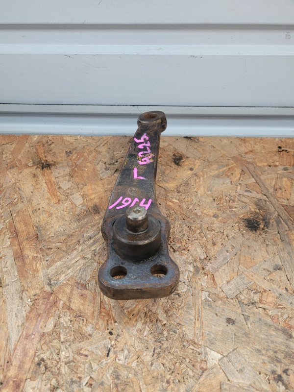 Сошка toyota LAND CRUISER HJ61 12HT передняя левая (б/у) Сошка toyota LAND CRUISER HJ61 12HT передняя левая (б/у)