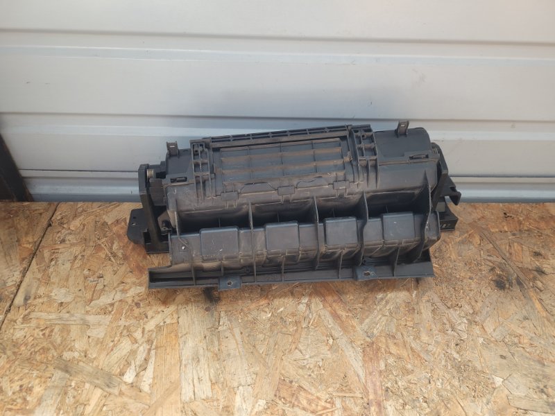 Бардачок HONDA CR-V RE4 K24A (б/у) Бардачок HONDA CR-V RE4 K24A (б/у)