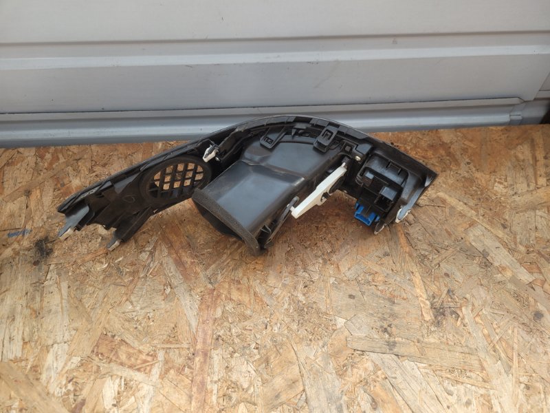 Воздуховод HONDA CR-V RE4 K24A правый (б/у) Воздуховод HONDA CR-V RE4 K24A правый (б/у)