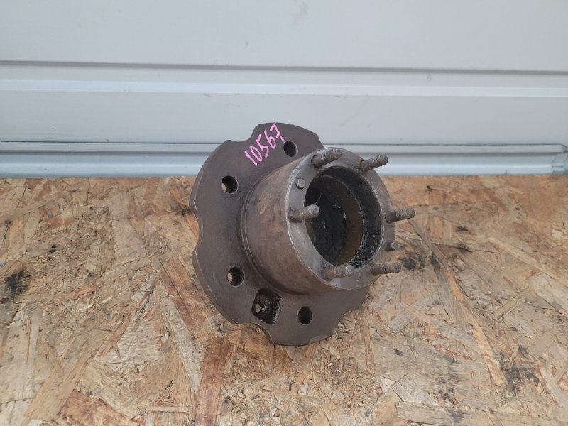 Ступица Toyota LAND CRUISER HJ61 12HT передняя (б/у) Ступица Toyota LAND CRUISER HJ61 12HT передняя (б/у)