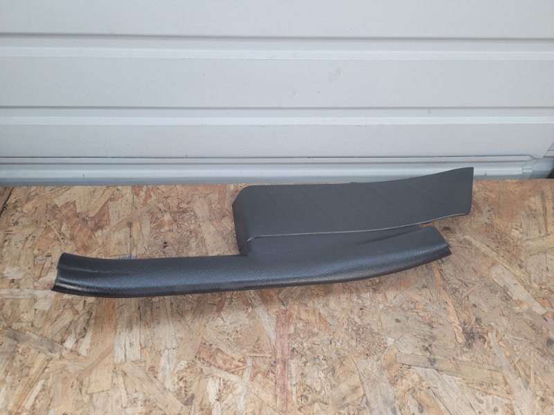 Накладка на порог toyota Vanguard GSA33 2GR-FE задняя левая (б/у) Накладка на порог toyota Vanguard GSA33 2GR-FE задняя левая (б/у)
