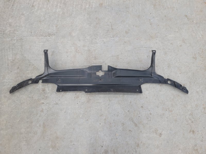 Накладка радиатора toyota HILUX SURF GRN215 1GR (б/у) Накладка радиатора toyota HILUX SURF GRN215 1GR (б/у)