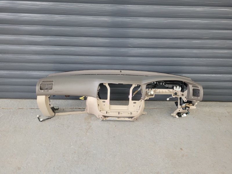 Торпедо Toyota Land Cruiser UZJ100 2UZ-FE (б/у) Торпедо Toyota Land Cruiser UZJ100 2UZ-FE (б/у)