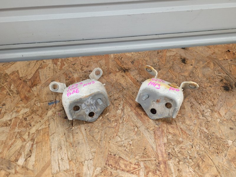 Балонник Toyota land Cruiser 100 101 передний правый (б/у) Балонник Toyota land Cruiser 100 101 передний правый (б/у)