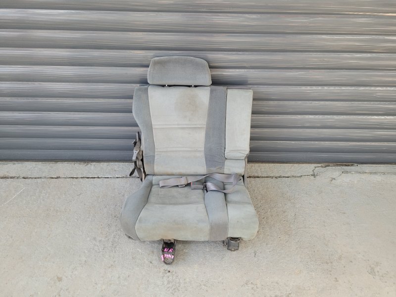 Сидение Toyota LAND CRUISER HDJ81 1HD-FT заднее правое (б/у) Сидение Toyota LAND CRUISER HDJ81 1HD-FT заднее правое (б/у)
