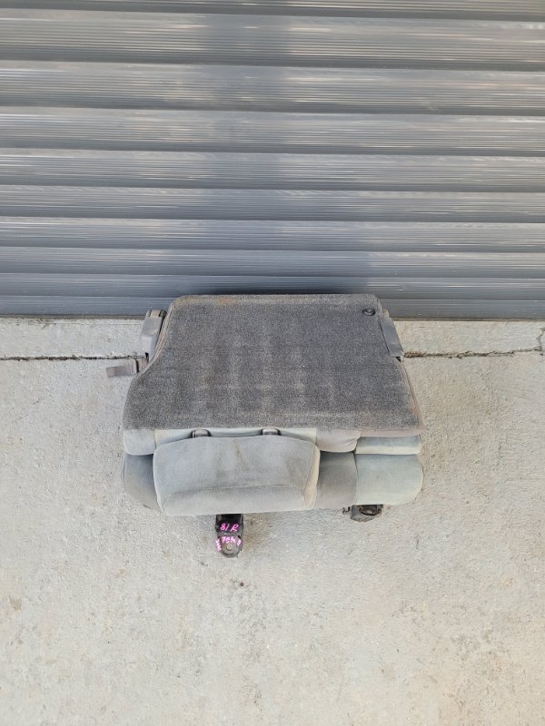 Сидение Toyota LAND CRUISER HDJ81 1HD-FT заднее правое (б/у) Сидение Toyota LAND CRUISER HDJ81 1HD-FT заднее правое (б/у)