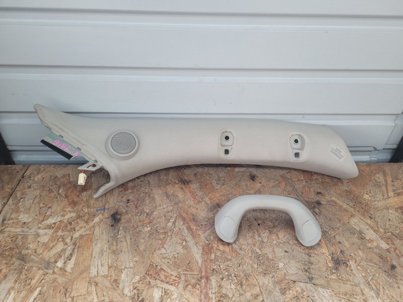 Накладка на стойку кузова Toyota LAND CRUISER URJ200 1UR правая (б/у)