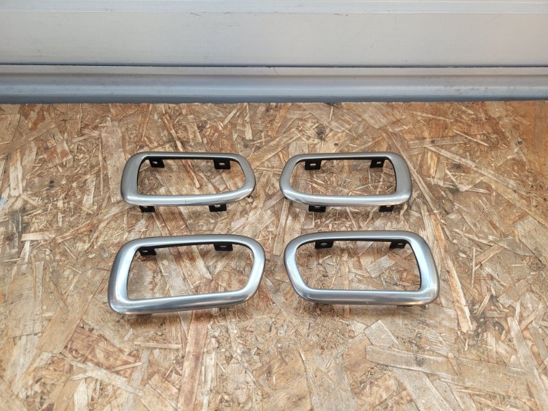 Ручка двери Suzuki Escudo TDB4 N32A (б/у)