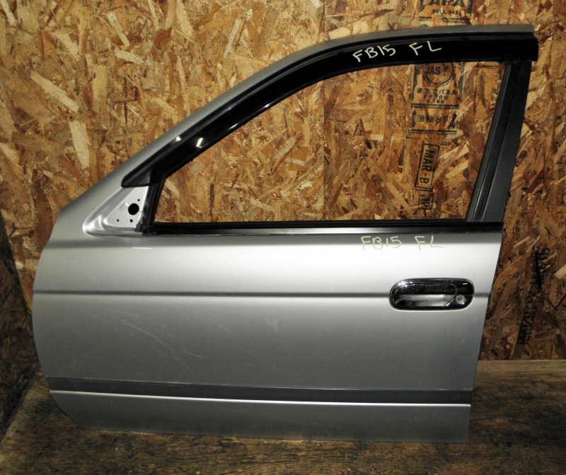 Дверь Nissan Sunny FB15 QG15DE 2001 передняя левая