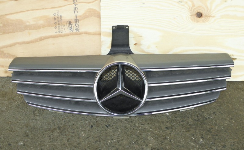 Решетка радиатора Mercedes-Benz Clk-Class W209 M112E32 2004