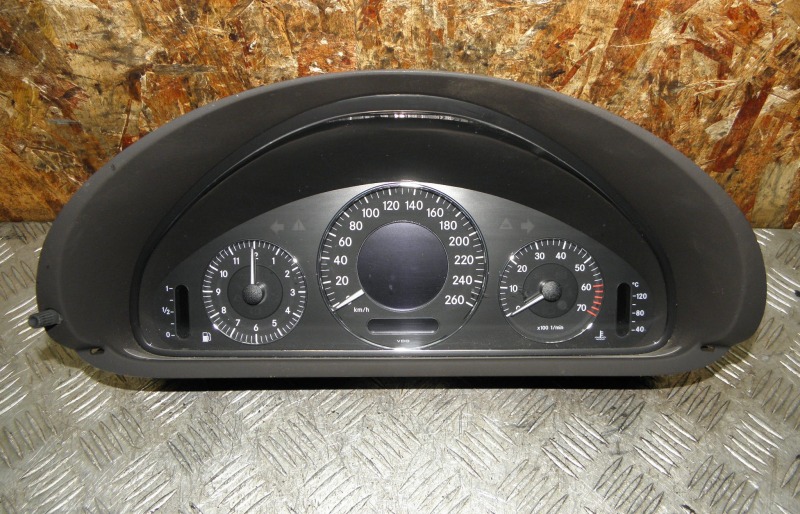 Щиток приборов Mercedes-Benz Clk-Class W209 M112E32 2004