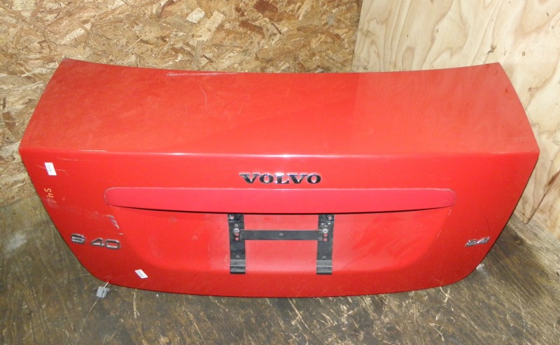 Крышка багажника Volvo S40 B5244S