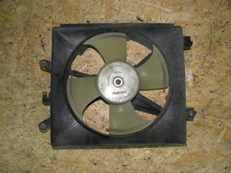 Диффузор радиатора Honda Civic Ferio ES2 D15B 2001