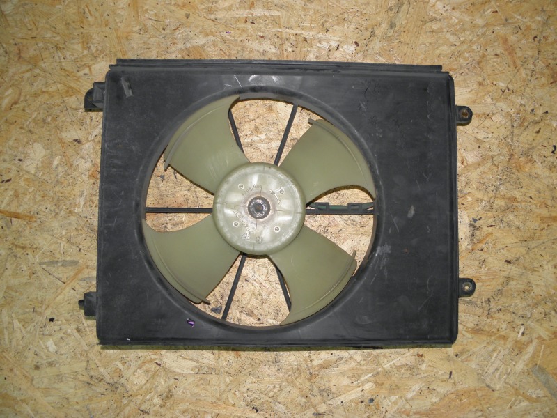 Диффузор радиатора Honda Stepwgn RF6 K20A 2005