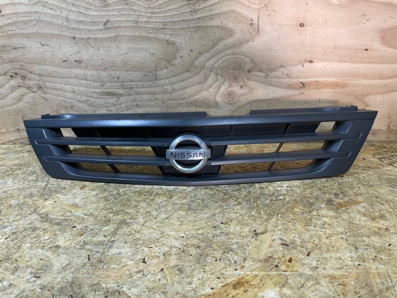 Решетка радиатора Nissan Ad VHNY11 QG18DE 2005