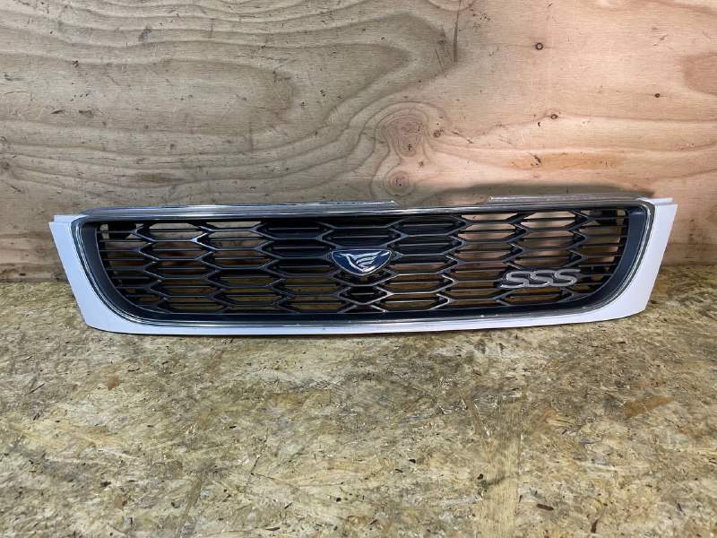 Решетка радиатора Nissan Bluebird HU14 SR20DE 2001