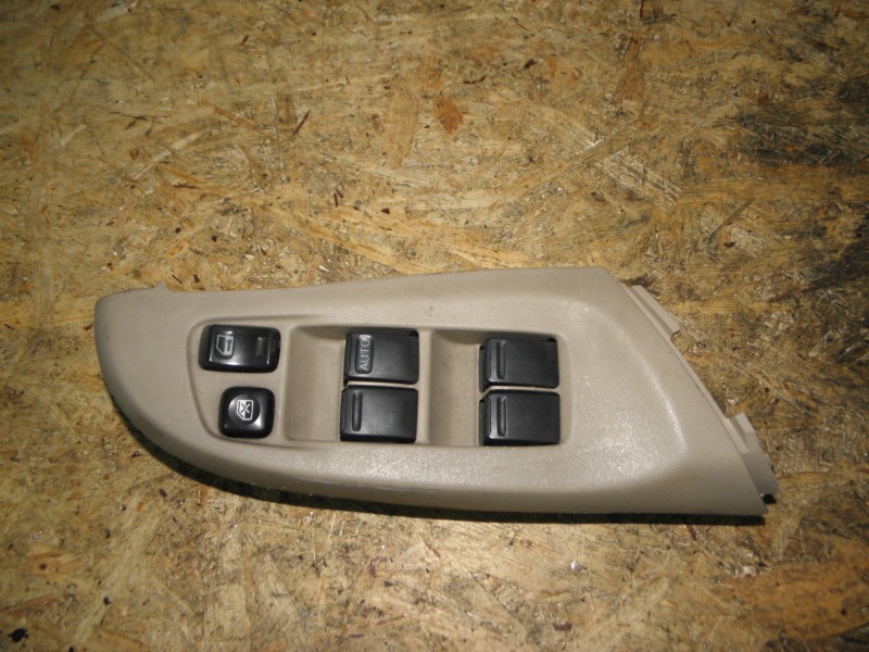 Блок управления стеклоподъемниками Nissan Bluebird Sylphy QNG10 QG18DE 2002 передний правый