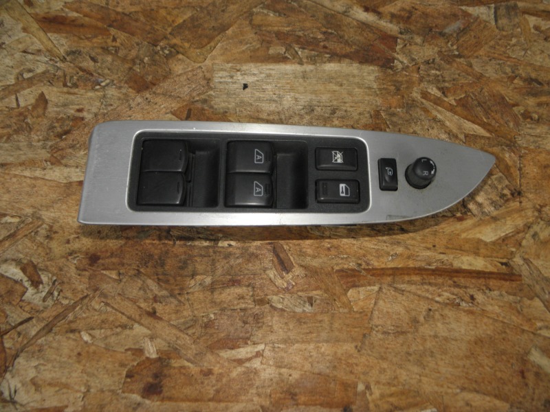 Блок управления стеклоподъемниками Nissan Murano Z51 QR25DE 2011 передний правый