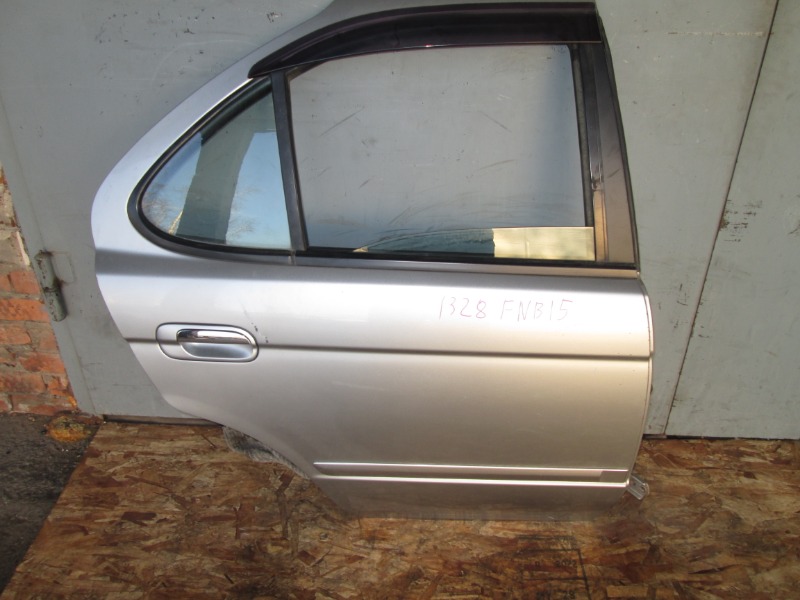 Дверь боковая Nissan Sunny FNB15 QG15DE 2004 задняя правая