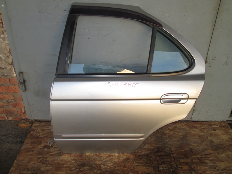 Дверь боковая Nissan Sunny FNB15 QG15DE 2004 задняя левая