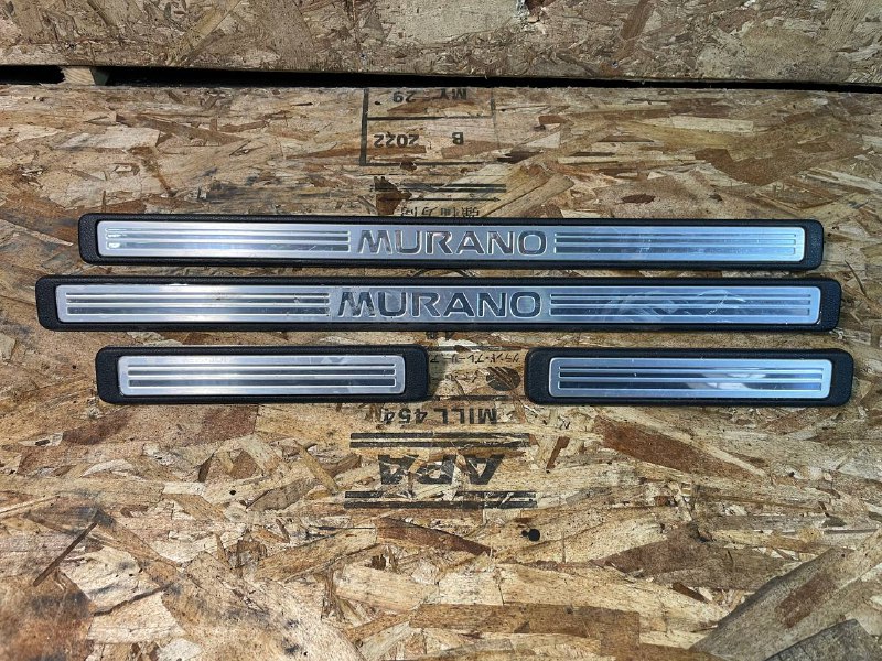 Накладка на порог Nissan Murano Z51 QR25DE 2011