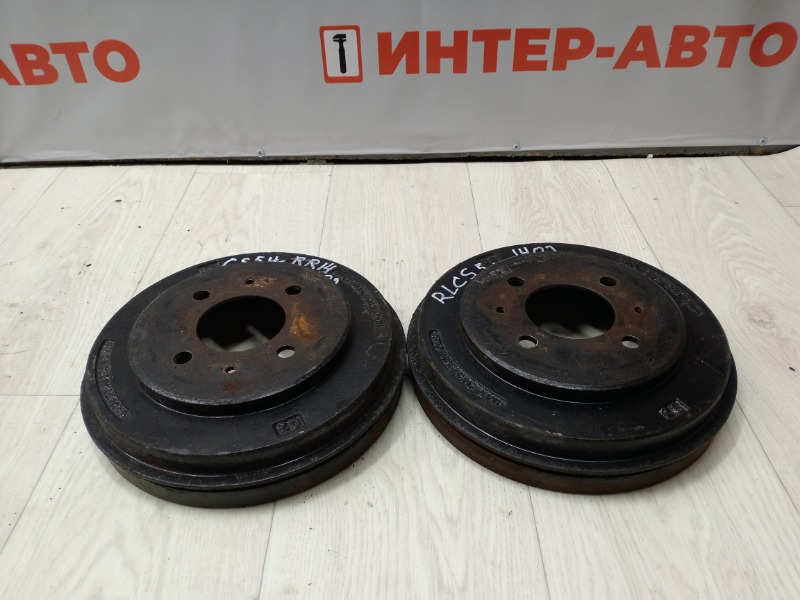 Тормозной барабан Mitsubishi Lancer Cedia CS5W 4G93 2002 задний